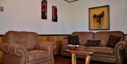 Pet-Friendly Cabin Rental with Trail Access near Durango, Colorado - Mancos, Colorado - glamping.directory