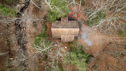 Serene, Creekside Cabin with Wood-Burning Stove for a Tranquil Getaway in the West Virginia Mountains - Hedgesville, West Virginia - glamping.directory