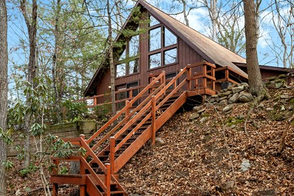 Serene, Creekside Cabin with Wood-Burning Stove for a Tranquil Getaway in the West Virginia Mountains - glamping.directory