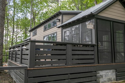 Fantastic Cozy Cottage Nestled Amidst Trees in Tracy City, Tennessee - Tracy City, Tennessee - glamping.directory
