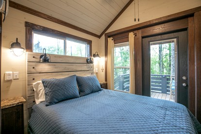 Fantastic Cozy Cottage Nestled Amidst Trees in Tracy City, Tennessee - Tracy City, Tennessee - glamping.directory