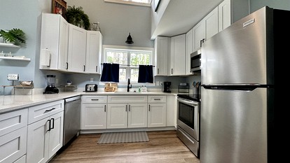 Fantastic Cozy Cottage Nestled Amidst Trees in Tracy City, Tennessee - Tracy City, Tennessee - glamping.directory