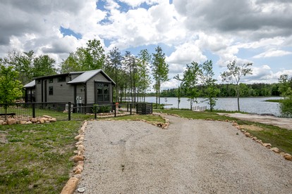 Fantastic Cozy Cottage Nestled Amidst Trees in Tracy City, Tennessee - Tracy City, Tennessee - glamping.directory