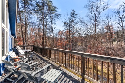 Modern Mountain Chalet with Stone Fireplace & Resort Amenities near Hedgesville, WV - Hedgesville, West Virginia - glamping.directory