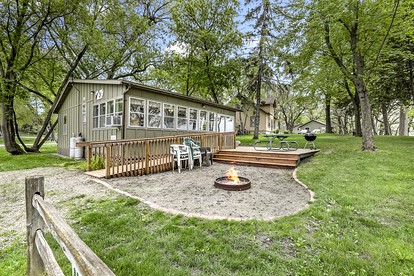 Lakeside Cabin for Dream Family Glamping Vacations in Minnesota - glamping.directory