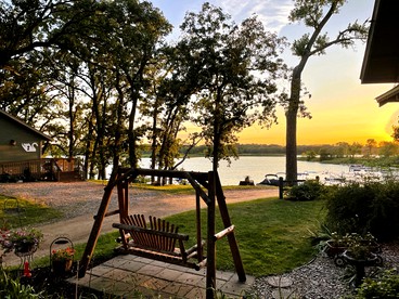Lakeside Cabin for Dream Family Glamping Vacations in Minnesota - Fergus Falls, Minnesota - glamping.directory