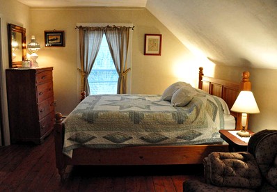 Large Bed and Breakfast with an Authentic Japanese Restaurant in Chester, Vermont - Chester, Vermont - glamping.directory