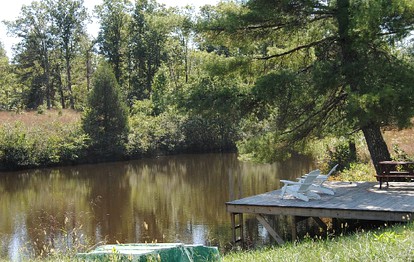 Remodeled Cabin Rental Built in 1790 near Scottsville, Virginia - Scottsville, Virginia - glamping.directory
