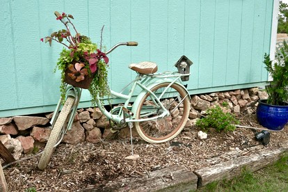 Sweet Tiny House Perfect for a Romantic Retreat in Alabama - Rogersville, Alabama - glamping.directory