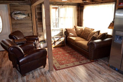 Secluded Cabin by the Black Fork River near Ouachita National Forest, Oklahoma - Hodgen, Oklahoma - glamping.directory