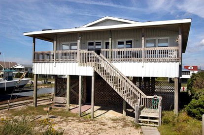 Delightful Oceanfront Rental With Peaceful Views near Wilmington, North Carolina - glamping.directory