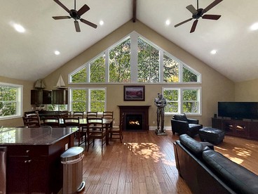 Expansive North Conway Retreat with Hot Tub & Game Room near Downtown, New Hampshire - North Conway, New Hampshire - glamping.directory