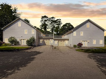 Expansive North Conway Retreat with Hot Tub & Game Room near Downtown, New Hampshire - glamping.directory