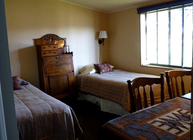Rural Cottage for Rent with a Secluded Swimming Hole near Eugene, Oregon - Umpqua, Oregon - glamping.directory