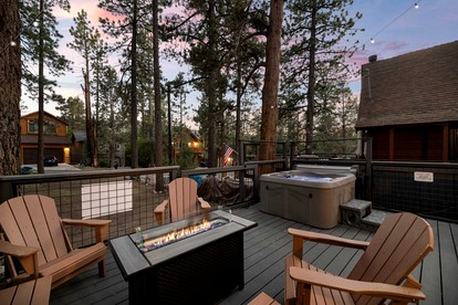 Secluded Mountain Getaway with Fireplace & Adventure Nearby in Big Bear Lake, California - Big Bear Lake, California - glamping.directory