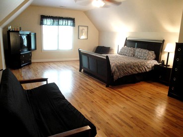 Elegant Lodge Rental with Lovely Countryside Views near Charlottesville, Virginia - Keswick, Virginia - glamping.directory
