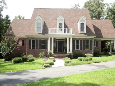 Elegant Lodge Rental with Lovely Countryside Views near Charlottesville, Virginia - glamping.directory