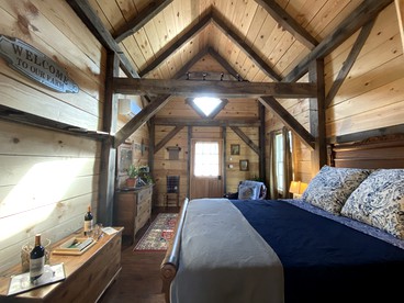 Rustic Log Cabin near South Boston, Virginia - Halifax, Virginia - glamping.directory