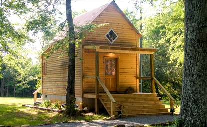 Rustic Log Cabin near South Boston, Virginia - Halifax, Virginia - glamping.directory