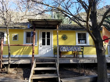 Historic Cabin on Incredible Community Grounds for a Relaxing Escape in Lava Hot Springs, Idaho - Lava Hot Springs, Idaho - glamping.directory