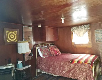 Historic Cabin on Incredible Community Grounds for a Relaxing Escape in Lava Hot Springs, Idaho - Lava Hot Springs, Idaho - glamping.directory