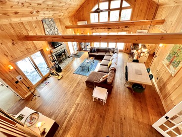 Mountain Retreat with Outdoor Living Space and Ping Pong Table in Vermont - Winhall, Vermont - glamping.directory