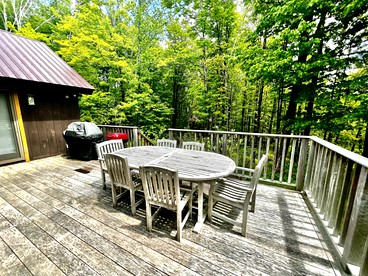 Mountain Retreat with Outdoor Living Space and Ping Pong Table in Vermont - Winhall, Vermont - glamping.directory