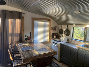 Charming Yucca Valley Cabin Rental for Getaways in California - Yucca Valley, California - glamping.directory