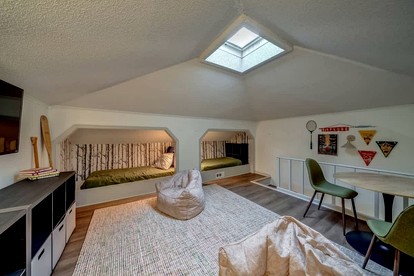Remote, Pet Friendly Mountain Cabin with Fire Pit and Pool Access, Perfect for a Getaway to Shenandoah National Park - Hedgesville, West Virginia - glamping.directory