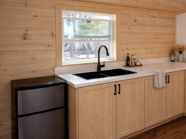 Modern Rustic Tiny Home Surrounded by Peaceful Pines in Boles, Arkansas - Boles, Arkansas - glamping.directory