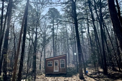 Modern Rustic Tiny Home Surrounded by Peaceful Pines in Boles, Arkansas - Boles, Arkansas - glamping.directory