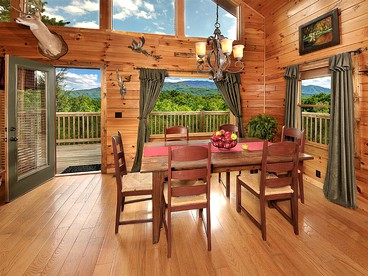 Luxury Log Cabin with Hot Tub and Panoramic Views of the Great Smoky Mountains - Gatlinburg, Tennessee - glamping.directory