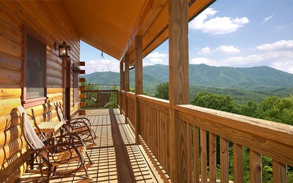Luxury Log Cabin with Hot Tub and Panoramic Views of the Great Smoky Mountains - Gatlinburg, Tennessee - glamping.directory