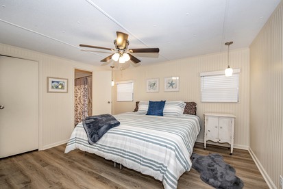Serene Waterfront Getaway: Perfect Vacation Rental for Families in Wakulla County, FL - Wakulla County, Florida - glamping.directory