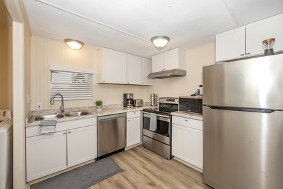 Serene Waterfront Getaway: Perfect Vacation Rental for Families in Wakulla County, FL - Wakulla County, Florida - glamping.directory