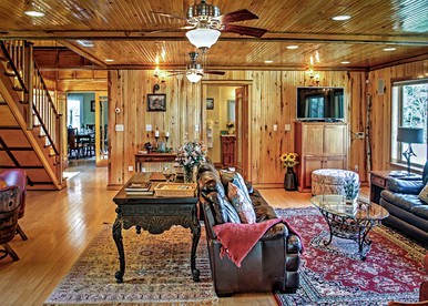 Family-Friendly Getaway with Hot Tub and Games Room in Ripton, Vermont - Ripton, Vermont - glamping.directory