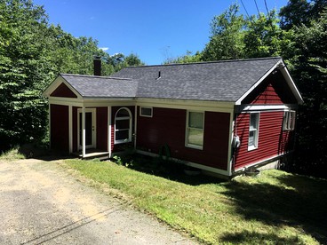 Secluded Family-Friendly Cabin with a Pool Table in Wilmington, Vermont - glamping.directory