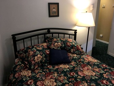 Secluded Family-Friendly Cabin with a Pool Table in Wilmington, Vermont - Wilmington, Vermont - glamping.directory