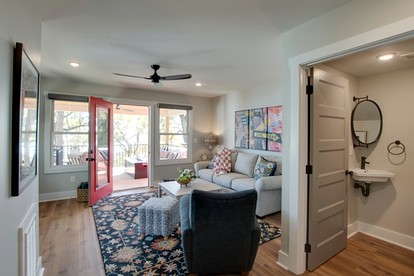 Charming Lake Cabin Retreat with Deck and Hot-Tub in Alabama - Scottsboro, Alabama - glamping.directory