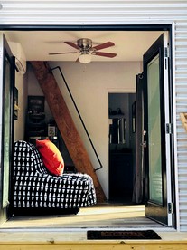 Cool Container - The Guesthouse at Canyon Lake Nearby San Antonio - Canyon Lake, Texas - glamping.directory