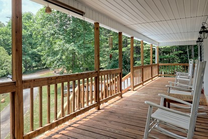 Spacious Mountain View Cabin with Wooded Privacy near Helen, Clarkesville & Cleveland, Georgia - Clarkesville, Georgia - glamping.directory