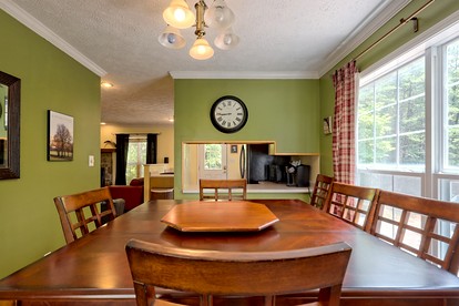 Spacious Mountain View Cabin with Wooded Privacy near Helen, Clarkesville & Cleveland, Georgia - Clarkesville, Georgia - glamping.directory
