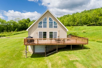 Serene Getaway on Private Land with Panoramic Views in Walton, New York - Walton, New York - glamping.directory