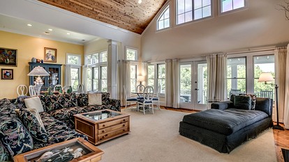 Fabulous Cottage with Stunning Sights in Georgetown, South Carolina - Georgetown, South Carolina - glamping.directory