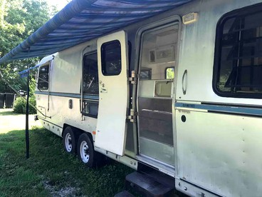 Luxury Caravan Rental Perfect for a Weekend Getaway in Ohio - Laurelville, Ohio - glamping.directory