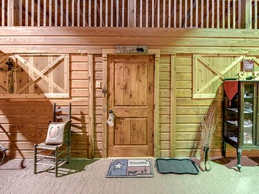 Gorgeous Wooden Cabin with Stunning Sights in Round Top, Texas - Round Top, Texas - glamping.directory