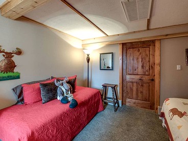 Gorgeous Wooden Cabin with Stunning Sights in Round Top, Texas - Round Top, Texas - glamping.directory