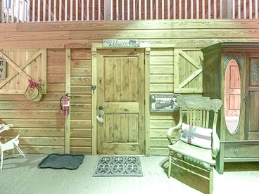 Gorgeous Wooden Cabin with Stunning Sights in Round Top, Texas - Round Top, Texas - glamping.directory