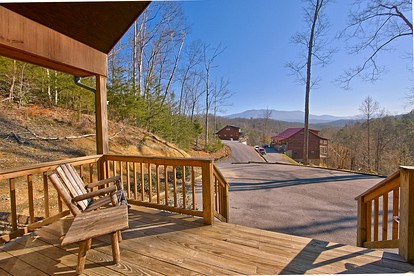 Amazing Cabin with a Hot Tub and Views of Mt. LeConte in Sevierville, East Tennessee - Sevierville, Tennessee - glamping.directory
