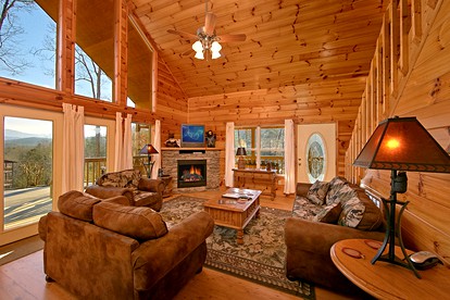 Amazing Cabin with a Hot Tub and Views of Mt. LeConte in Sevierville, East Tennessee - Sevierville, Tennessee - glamping.directory